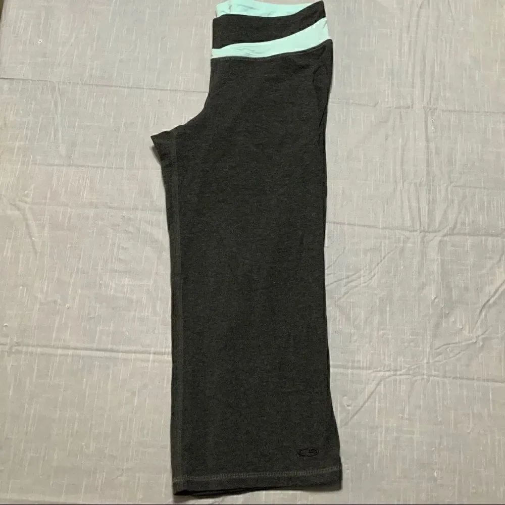 Champion Capri leggings gray blue small